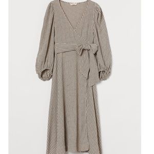 NWOT H&M Beige/Black Checkered Jersey Wrap Dress